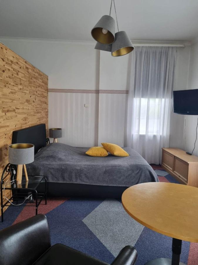 Hotell De Tolly Torva Екстер'єр фото