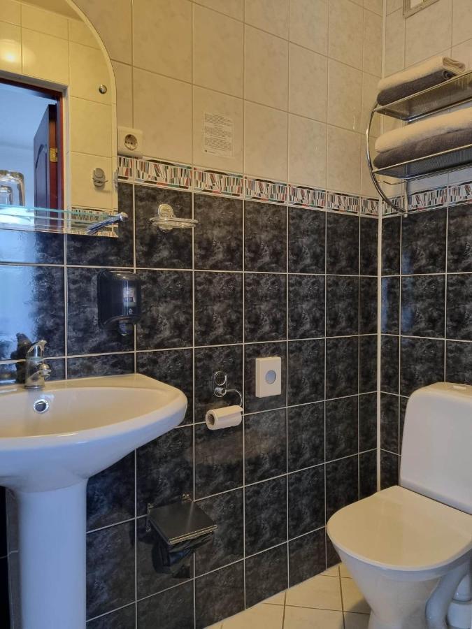 Hotell De Tolly Torva Екстер'єр фото