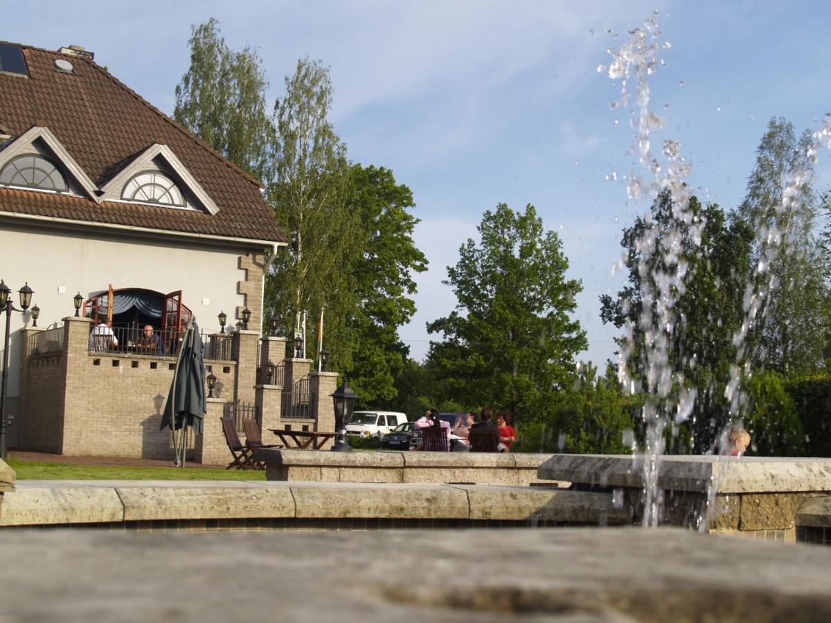 Hotell De Tolly Torva Екстер'єр фото